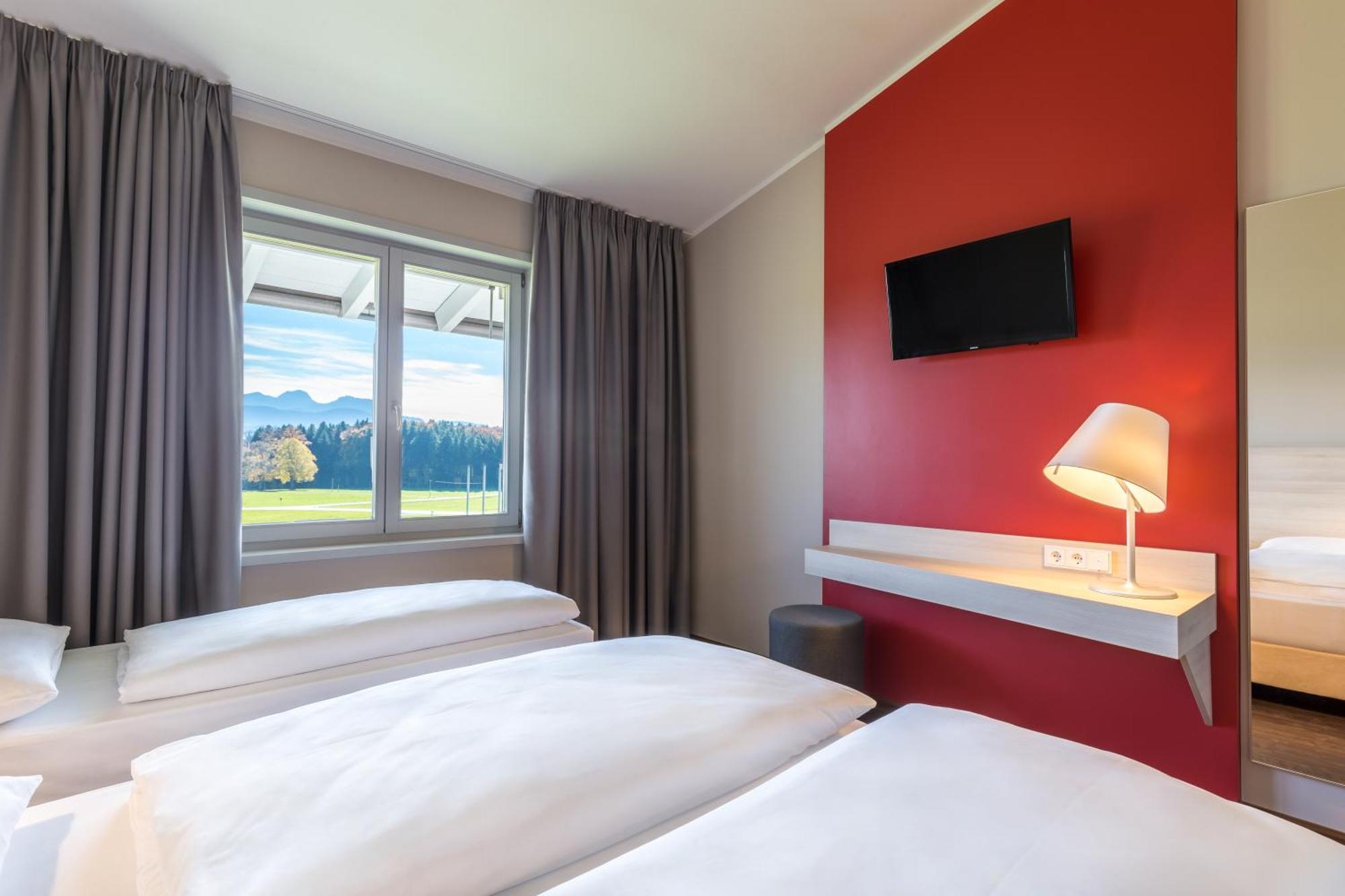 Hotel Irschenberg Sued Екстер'єр фото